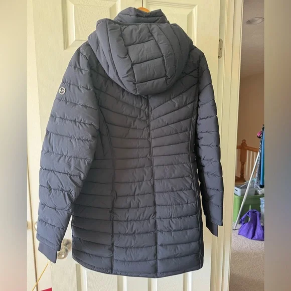 HUGE PRICE DROP - Michael Kors NWT Navy Quilted Hooded Puffer Jacket, size XL - Picture 7 of 9